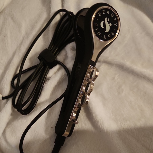 Beauty and Pin-up Design of the iron is the perfect tip for curling pins - Picture 5 of 8